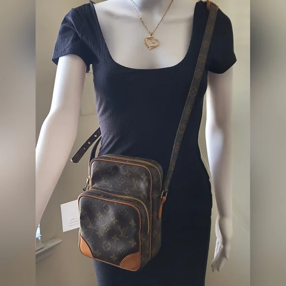 Vintage Louis Vuitton Amazone In Excellent Condition With Certificate Of Auth. - Picture 2 of 10